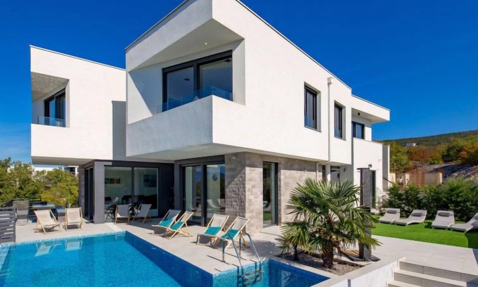 Zurkovo House | Vacation home Albi by Interhome