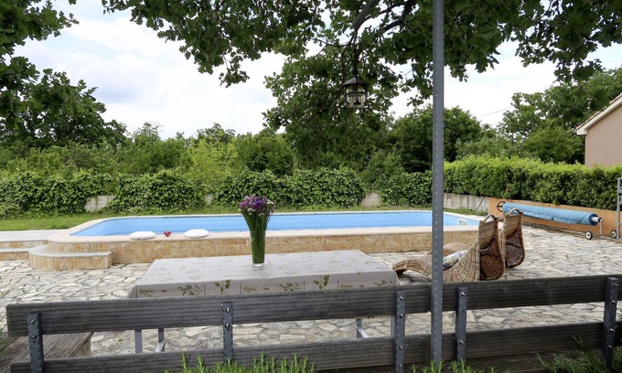 Drinovci House | Vacation home Ana by Interhome