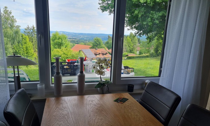 Windorf House | Vacation home/Bavaria/Bavarian forest conquer/recreation. .with garden fence.