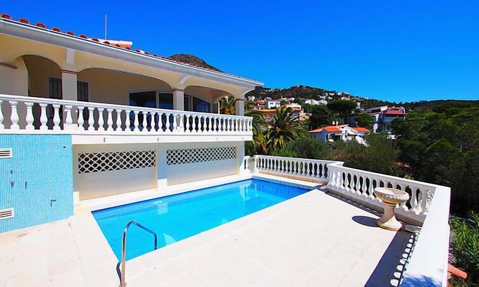 El Mas Fumats House | Vacation home Bilbao by Interhome