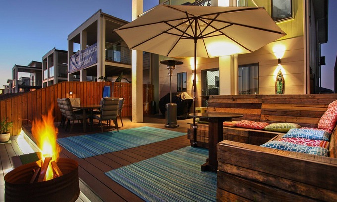 Andergrove House | Vacation home by the lake