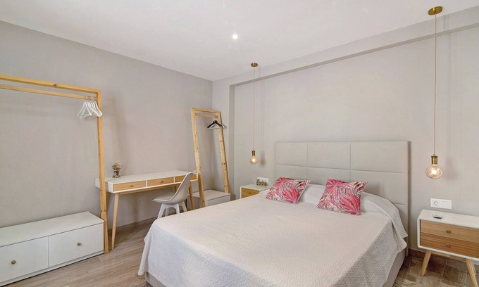 Se House | Vacation Home "Casa Rebelo da Silva" with Private Open Terrace & Wi-Fi
