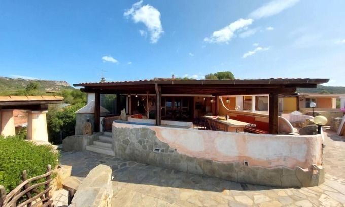 Osseddu House | Vacation home Fusco by Interhome