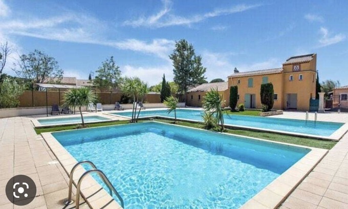 Arles House | Vacation home in a residence in the Camargue