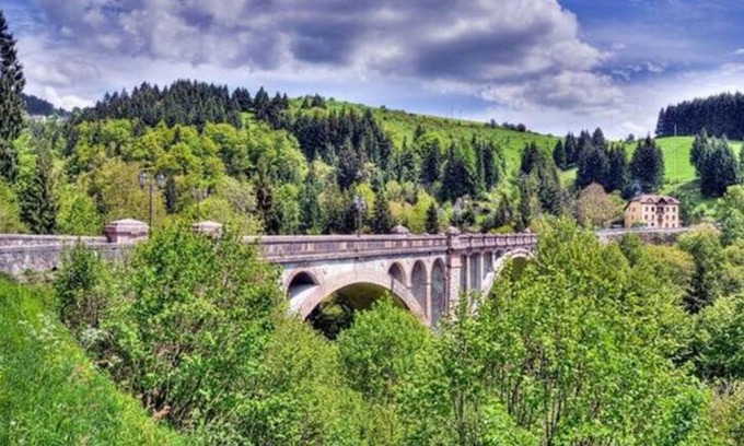 Roana House | Vacation Home in Roana with 1 bedrooms sleeps 3