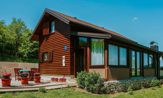 Perusic House | Vacation home Iv-an by Interhome