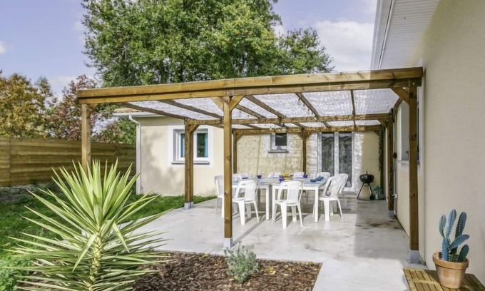 Aureilhan House | Vacation home la tuilerie in Mimizan - 10 persons, 4 bedrooms