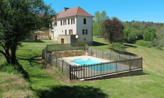 Proissans House | Vacation home Le Grenouillet (PSS200) in Proissans - 7 persons, 3 bedrooms