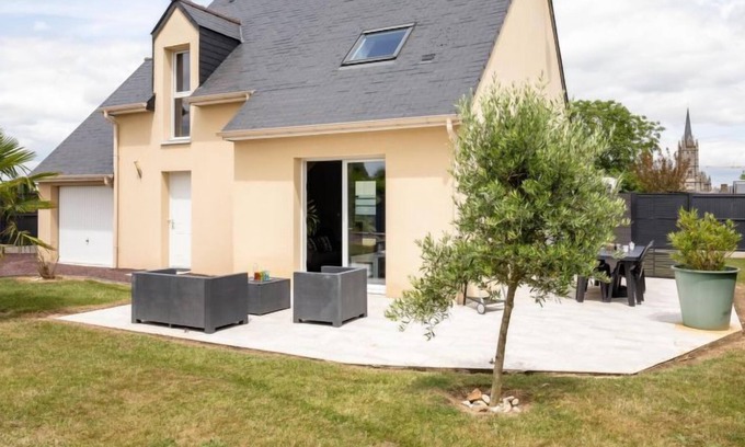 Plerguer House | Vacation home Les Jonquilles in Plerguer - 6 persons, 3 bedrooms