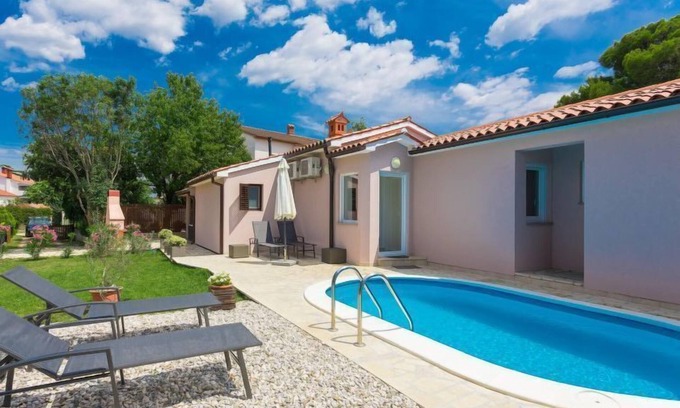 Pula House | Vacation home Lino by Interhome