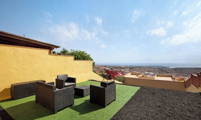 Caleta de Fuste House | Vacation Home 'My Favorite Home' with Sea View, Garden & Wi-Fi