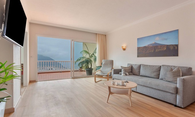 Los Realejos House | Vacation Home 'Mocan' with Sea View, Private Terrace and Wi-Fi