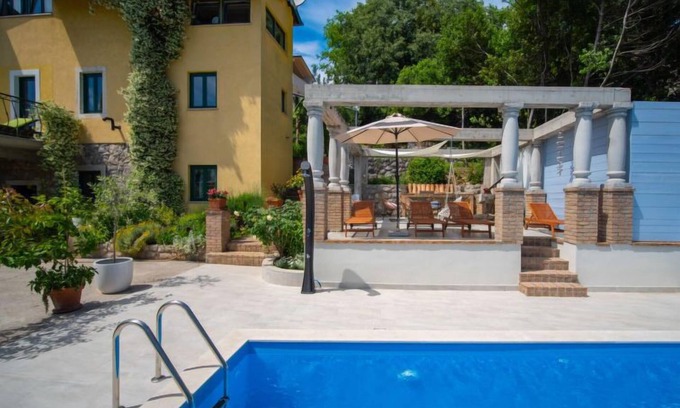 Sarsoni House | Vacation home Nika by Interhome