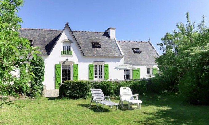 Goulien House | Vacation home Ty Didrouz (GLN104) in Goulien - 6 persons, 4 bedrooms