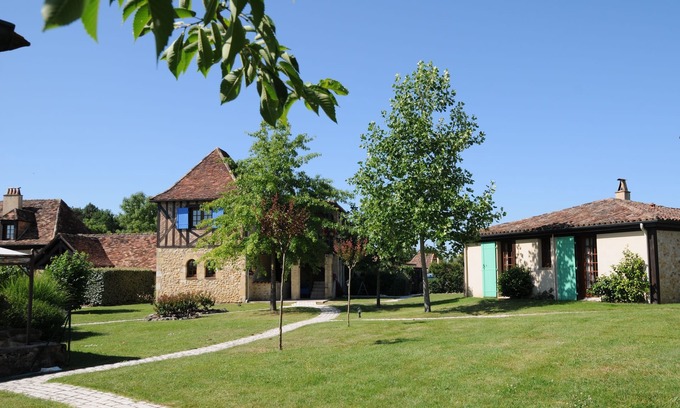 Bosset House | Vacation homes with whirlpool - Vacation in the Dordogne