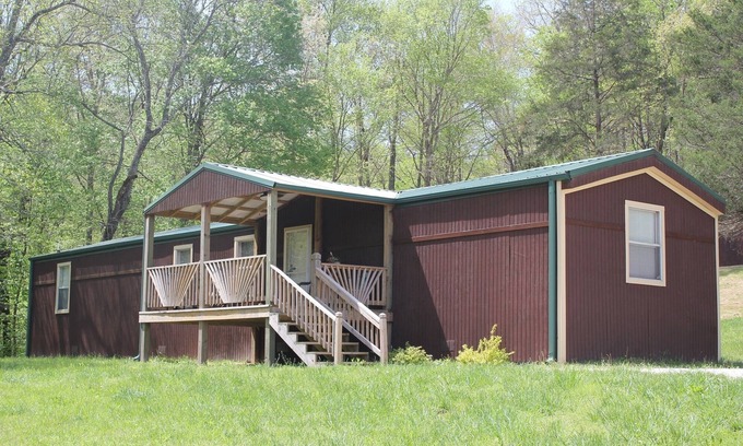 Black Cabin | Vacation in the beautiful ozarks, horse back riding, fishing, floating