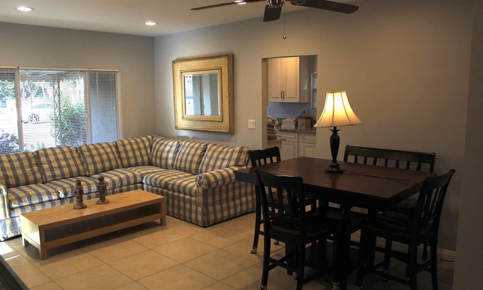 Santa Ana House | Vacation or executive rental in the heart of Orange County
