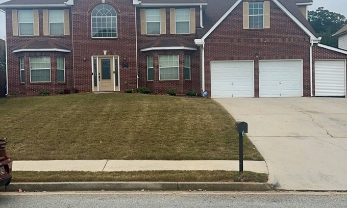 Jonesboro House | Vacation Paradise in Jonesboro