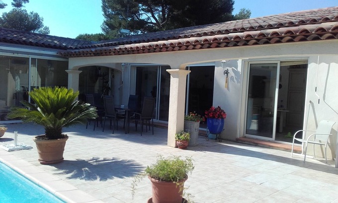 Six-Fours-les-Plages House | Vacation rental villa in Six fours les plages