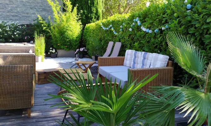 Sarrians House | Vacation rental house in provence with jacuzzi (avignon)