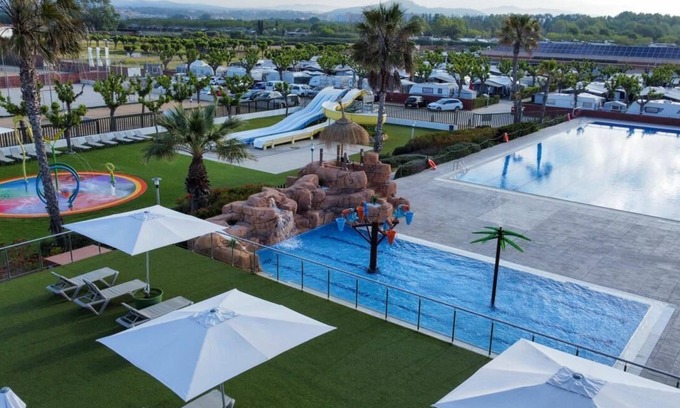 Malgrat de Mar House | Vacation village Els Pins Mobilehome Plus 3AC for 6 persons