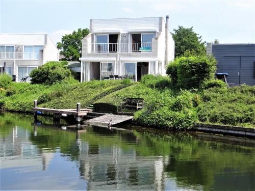 Kortgene House | Vakantiewoning direct aan het Veerse Meer