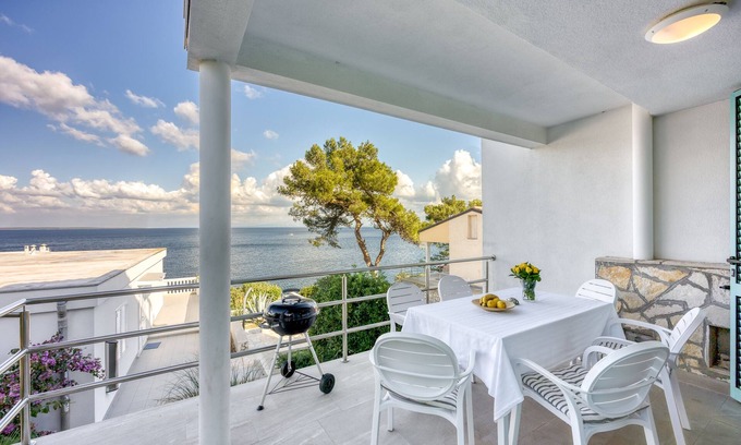 Veli Losinj Apartment | Valdarke Seaside Apartment, Mali Lošinj, Croatia