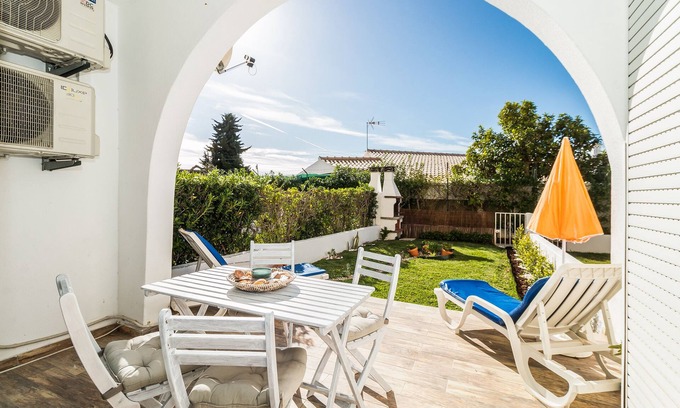 Areias de Sao Joao Condo | Valemangude building, 1 bedroom, cozy in Albufeira .(pets not allowed!)