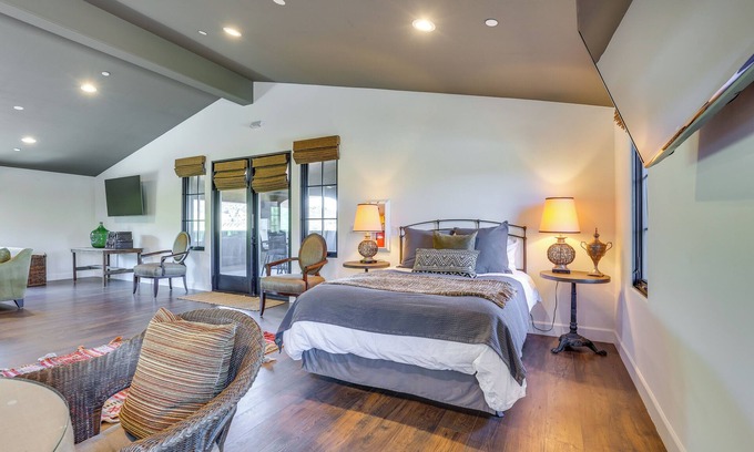 Valley Center Apartment | Valley Center Studio on Vineyard w/Mountain View