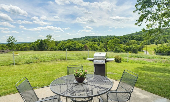 Rutherford County Other | Valley Views, BBQ grill, work friendly space