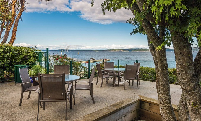 Yellow Point Condo | Vancouver Island Getaway - Island Sea Dream Condo at Inn of the Sea