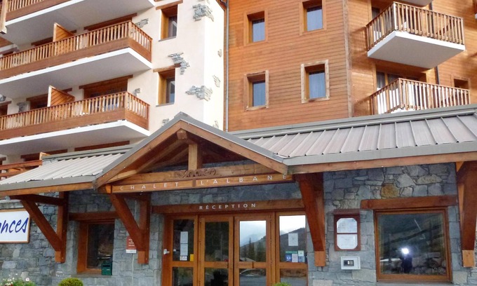 Les Claux Apartment | VARS THE CLAUX FOOT OF SWIMMING POOLS