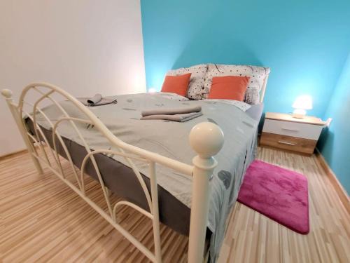 Karlova Ves Apartment | Veľký apartmán 2