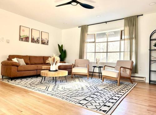 Millville Villa | Veda Vista - Newly renovated - Rustic Modern Home