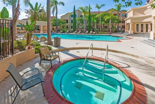 University City Apartment | -Venetian Vacation La Jolla one bedroom condo luxury furnished central near beach and UTC mall