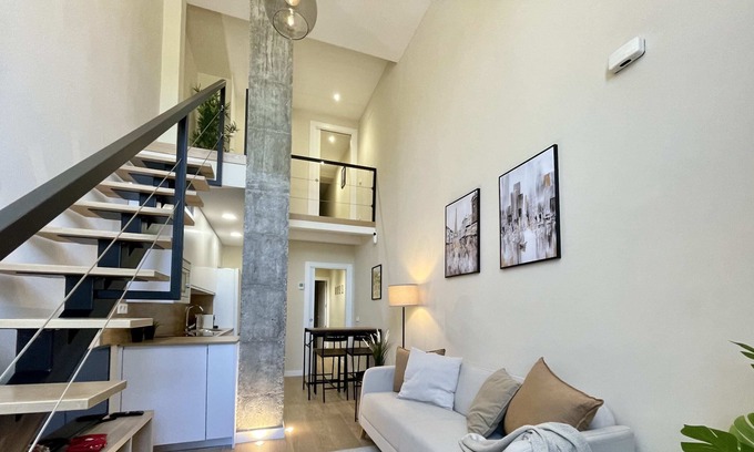 Ciudad Lineal Apartment | Ventas Plaza | Modern 2 Bedroom Duplex in Madrid