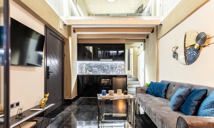 Anatolikos Sinikismos Apartment | Ventiri Lofts - Cozy Penthouse With Balcony