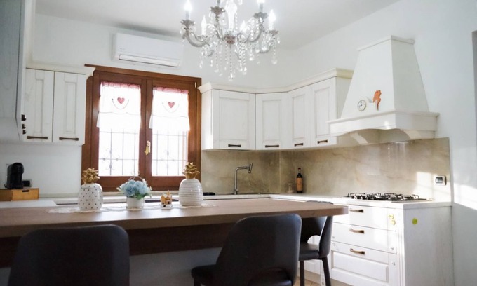 Borgo Podgora Villa | Versace-Style Villa with Outdoor Spaces and Pool