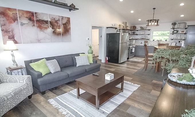 Gatlinburg House | VERY CLOSE TO DOWNTOWN GATLINBURG - walking distance for some