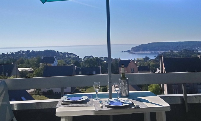 Crozon Apartment | Very nice sea view for this south-facing apartment