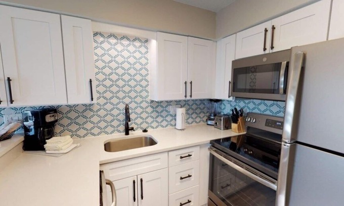 Bradenton Beach Condo | Via Roma Beach Resort - 2 Bedroom