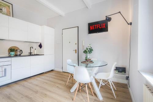 Parma City Centre Apartment | ViaEmilia 2 min dal centro, 4 Persone, WIFI, Aria condizionata