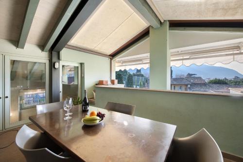 Iseo Apartment | Viasambuco