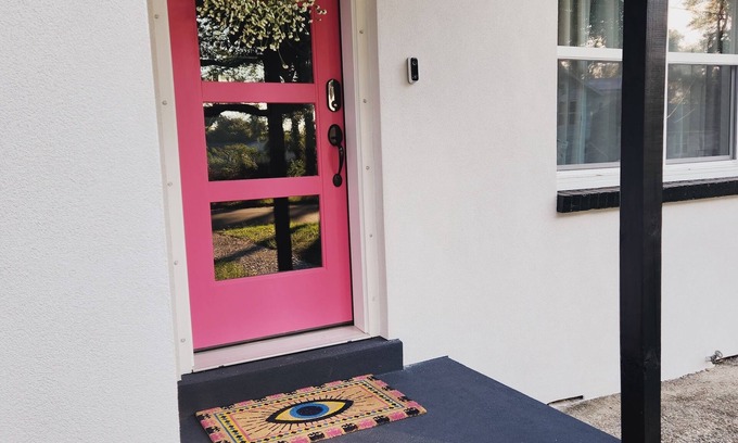 South Pensacola Cottage | Vibrant Downtown Cozy Cottage nClose to Pensacola & Perdido Beaches