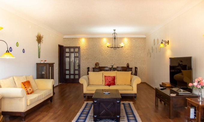 Karsiyaka Apartment | Vibrant Flat near Trendy Attractions in Karsiyaka