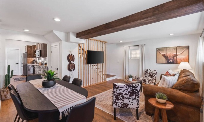 Greenwood Condo | Vibrant Multi-Condo Building - Sleeps 48 - 7 Units