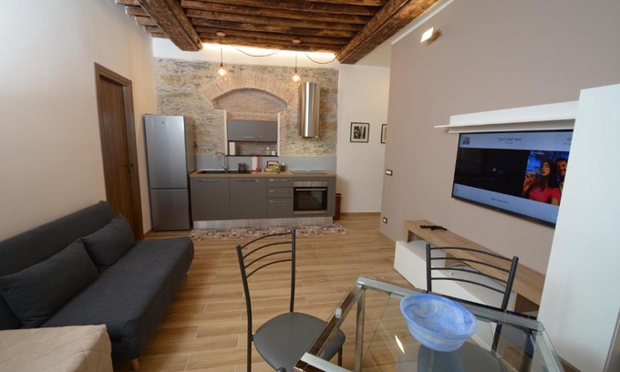 Pre Apartment | VICO DURAZZO APARTMENT