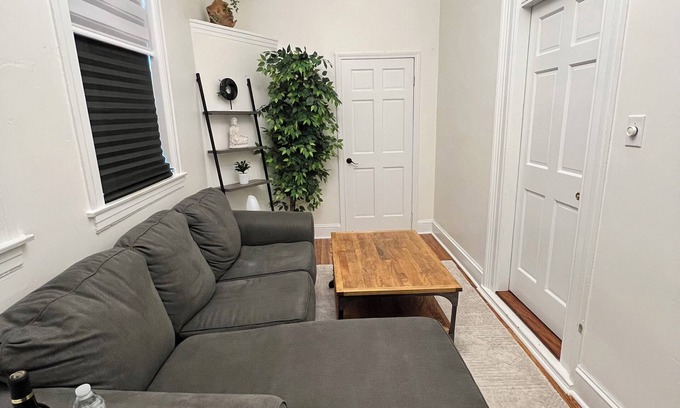 Bernal Heights Apartment | Victorian Bldg with high ceiling