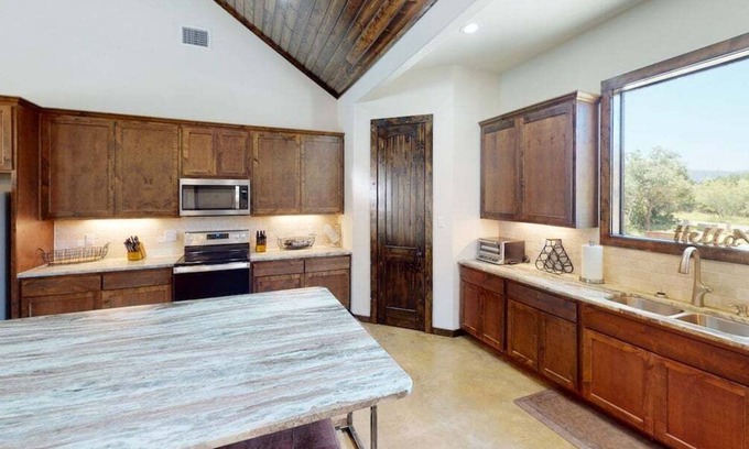 Sabinal House | Vida Loca @ Frio Select Rental Homes