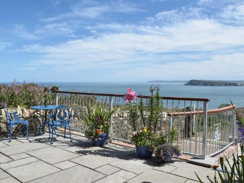 Goodwick House | View At The Peak